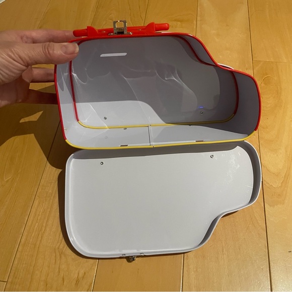 Cute hello kitty red car tin container tin container - Picture 6 of 7